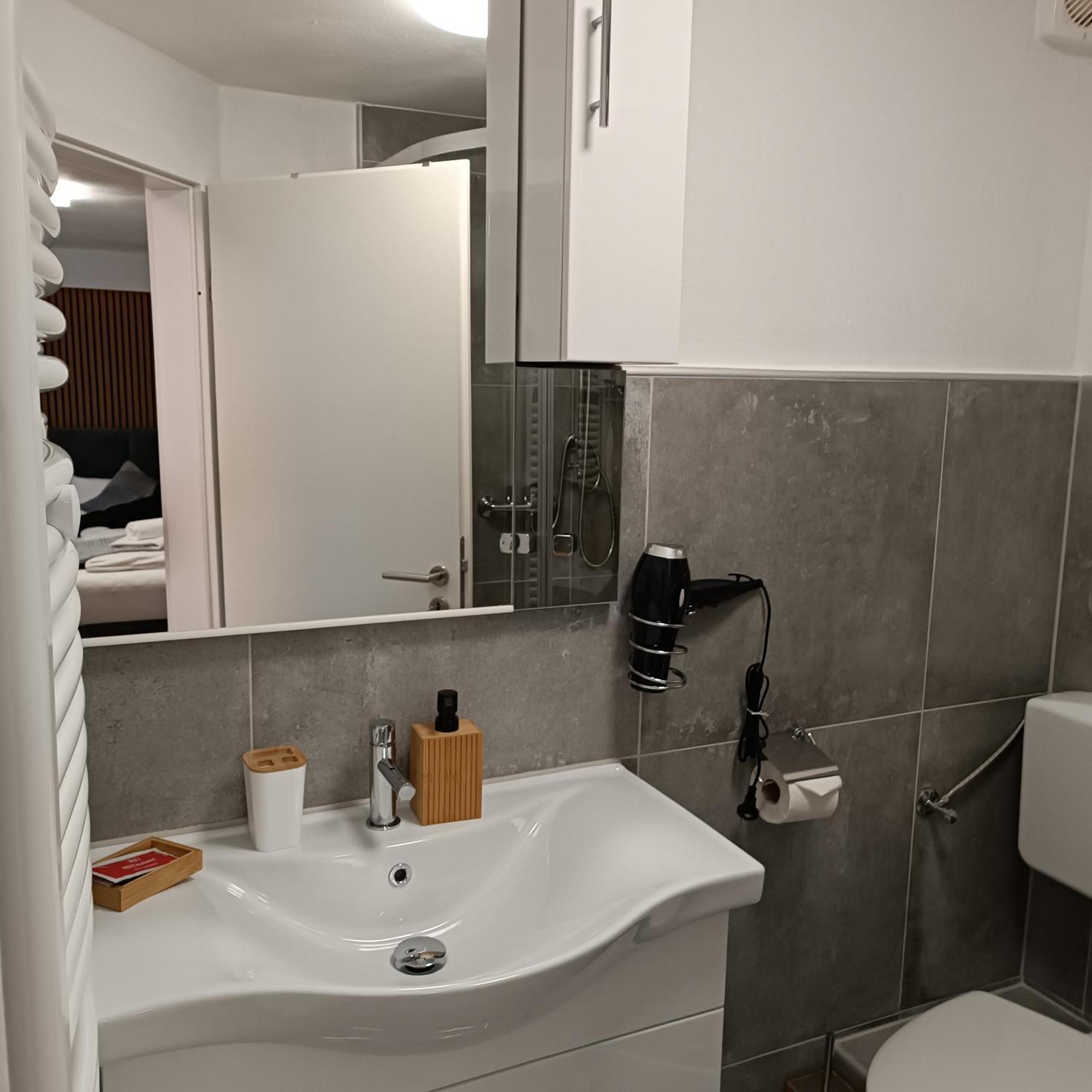 Hotel Ari Кайзерслаутерн Екстер'єр фото