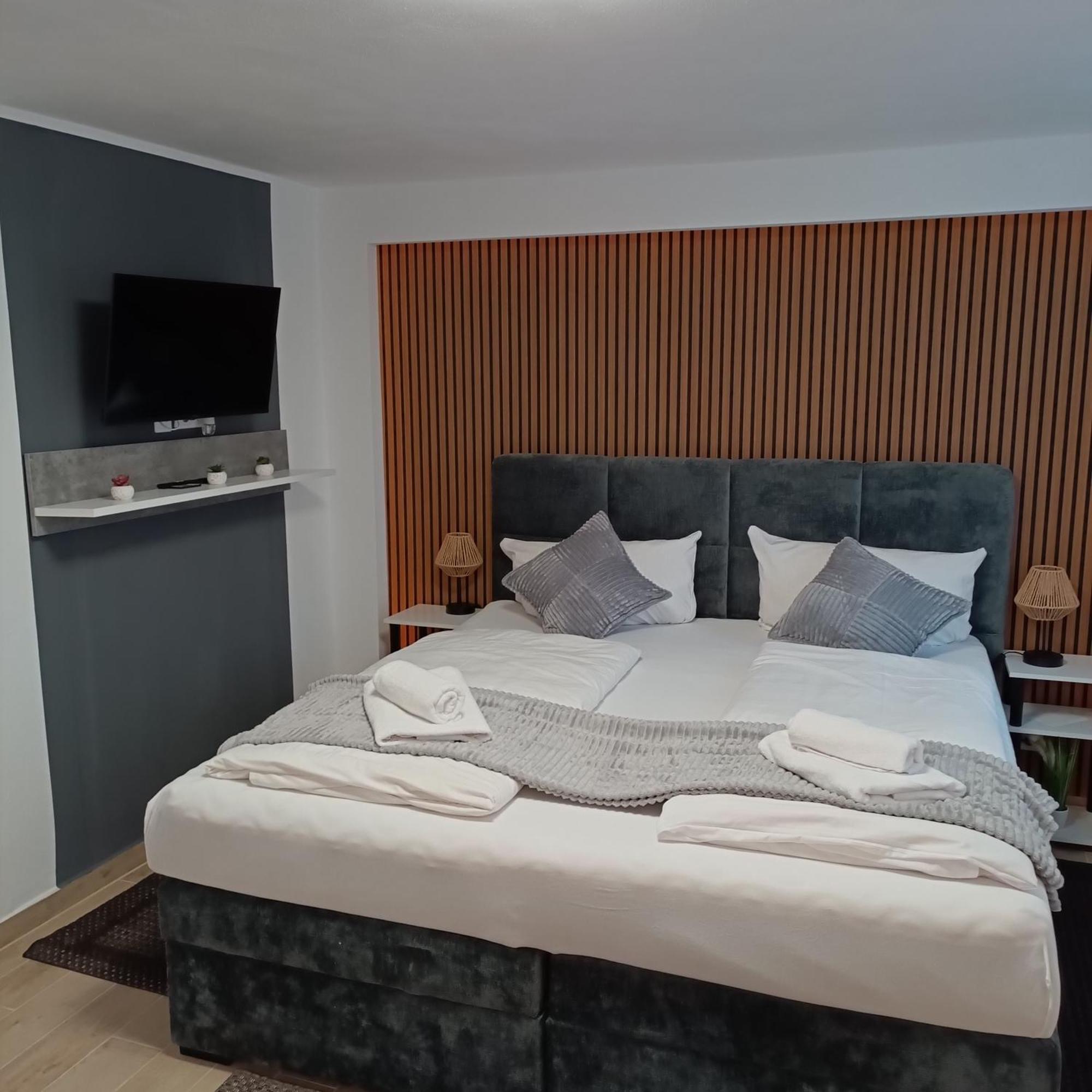Hotel Ari Кайзерслаутерн Екстер'єр фото